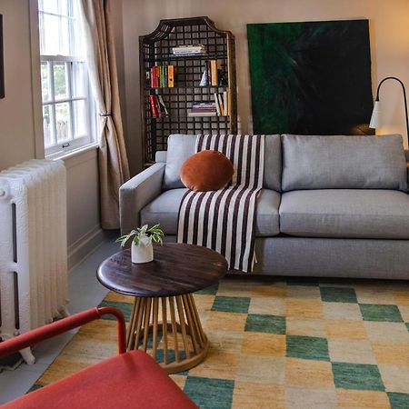Bed and Breakfast Kingston Carriage House Экстерьер фото