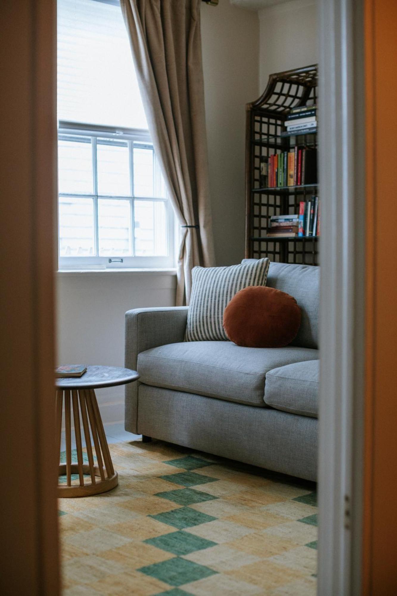 Bed and Breakfast Kingston Carriage House Экстерьер фото